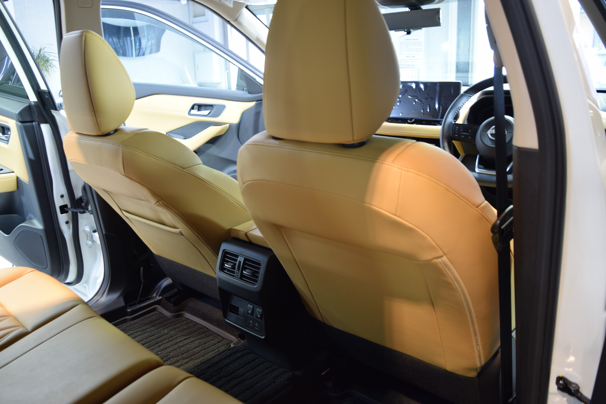 エクストレイル03シート前背面DSC_0038.jpg